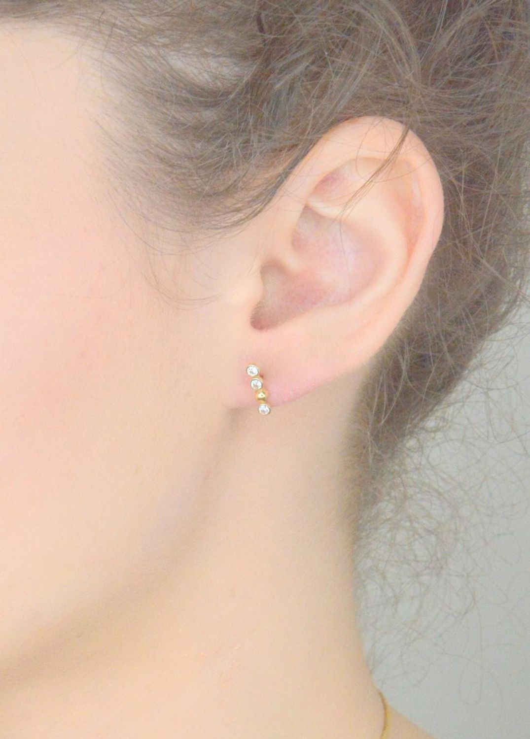 Kolczyki złote patyczki z cyrkonią pr 585, KL 9869 585  Kolczyki składają się z czterech małych kuleczek, ozdobione cyrkoniami. Kolczyki to ponadczasowa biżuteria, która pasuje do każdego 1.jpg